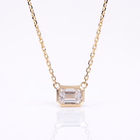 EMERALD-CUT-DIAMOND-NECKLACE-2