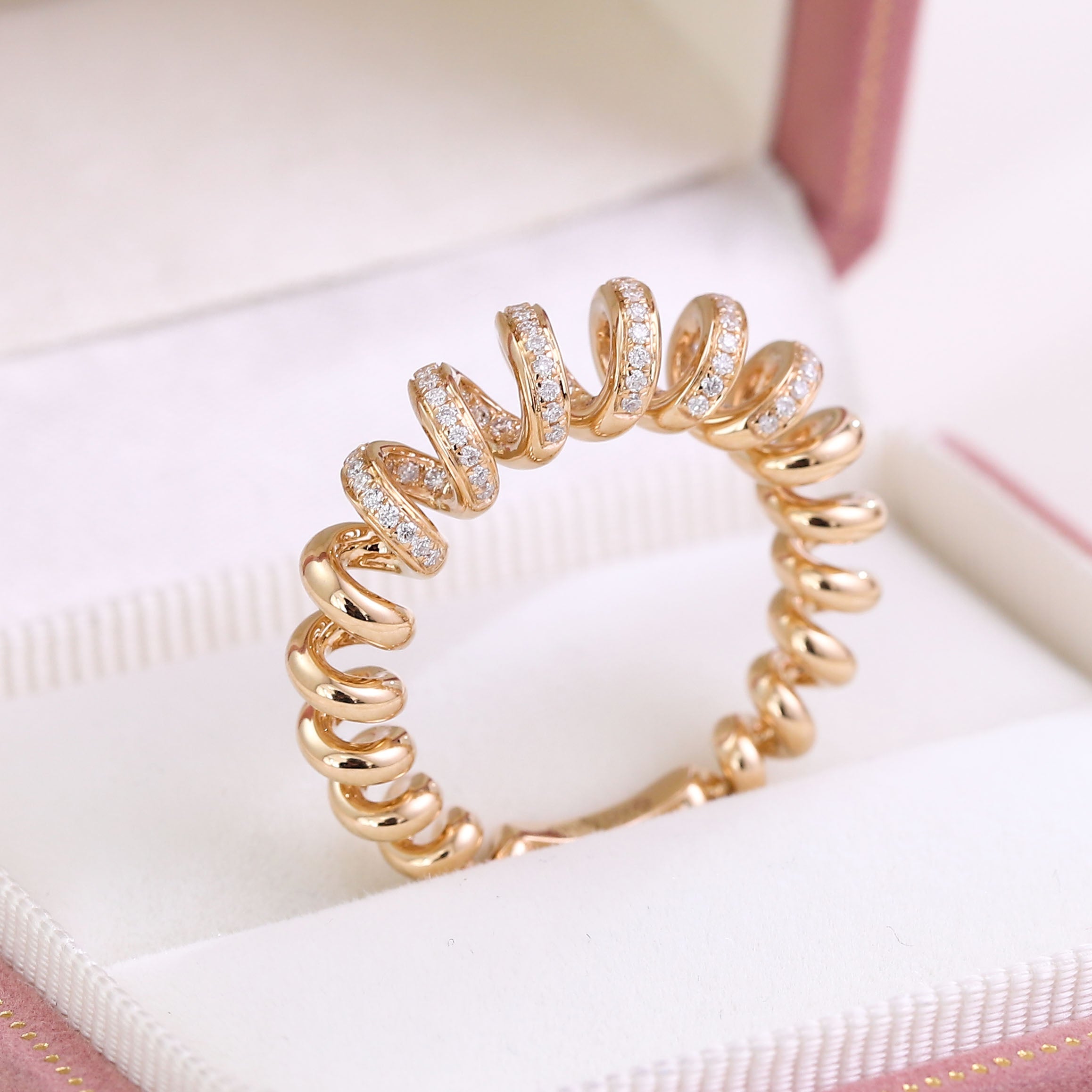 Spiral-gold-daimond-ring